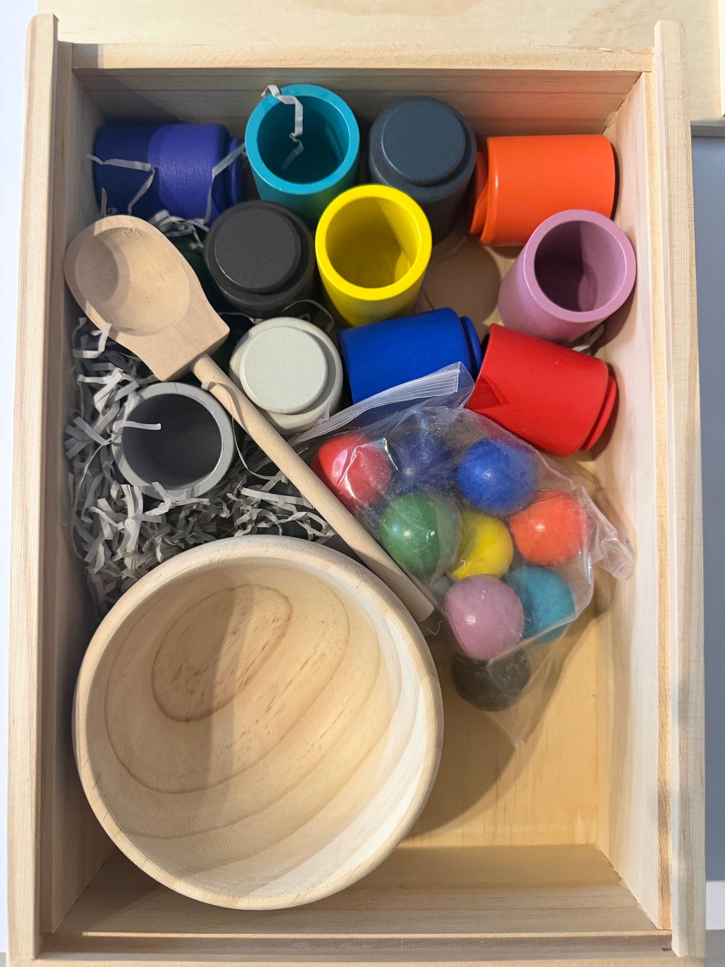Montessori Kugel Sortier- und Zuordnungsspiel aus Holz mit 12 Farben – Puzzle für Farberkennung & frühkindliche Bildung
