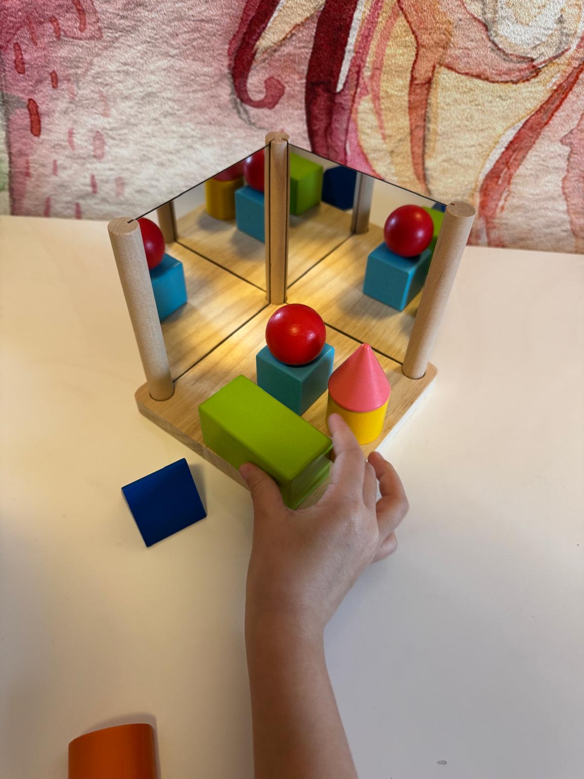 Kinde spielen Montessori