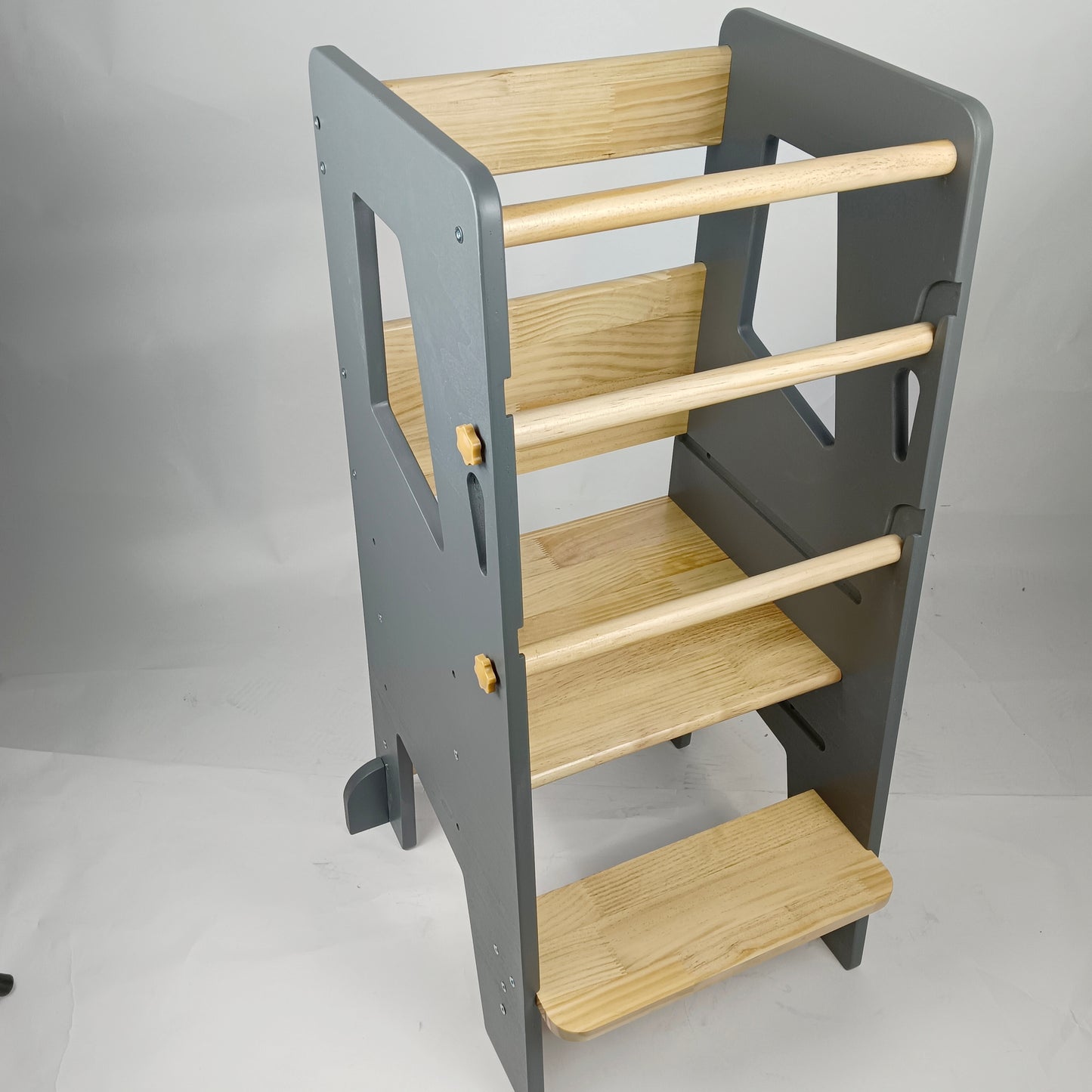 Montessori Lernturm aus Holz - Sicherer Tritt für kleine Entdecker